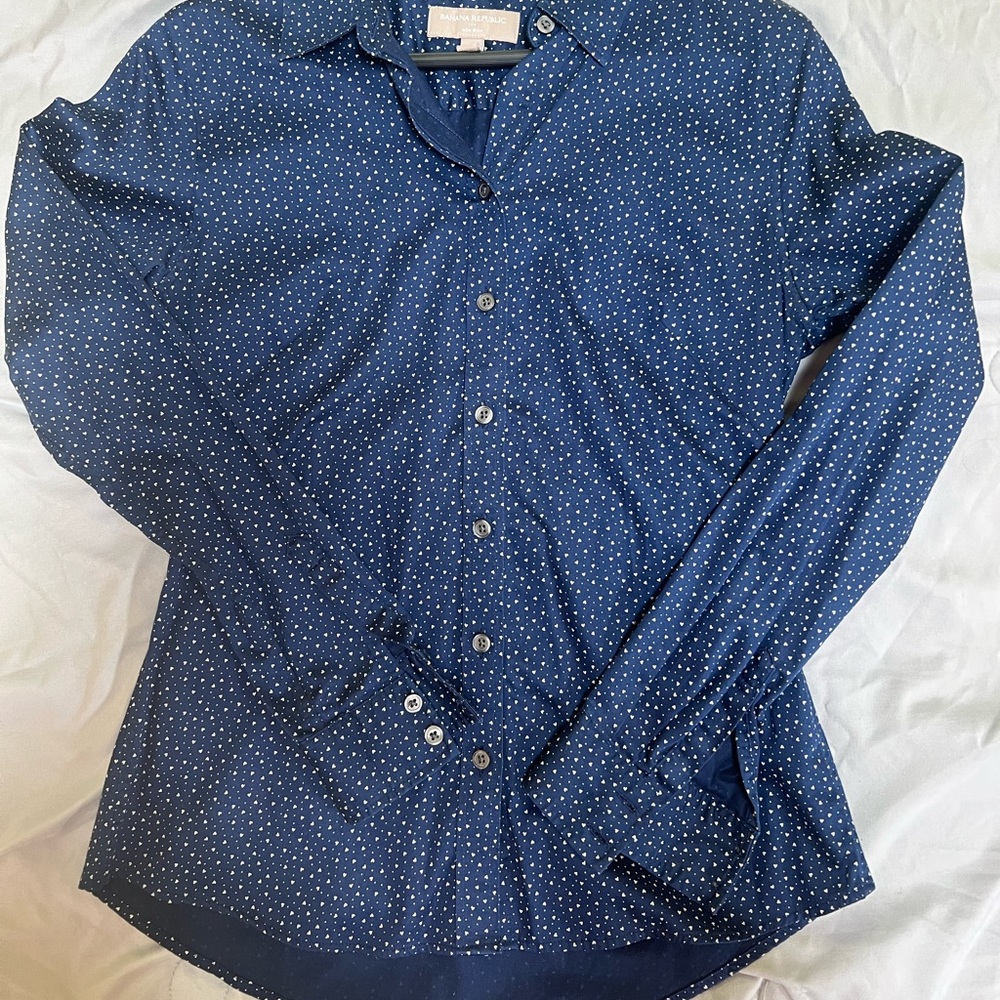 Banana Republic blue blouse size 6. Excellent like new condition